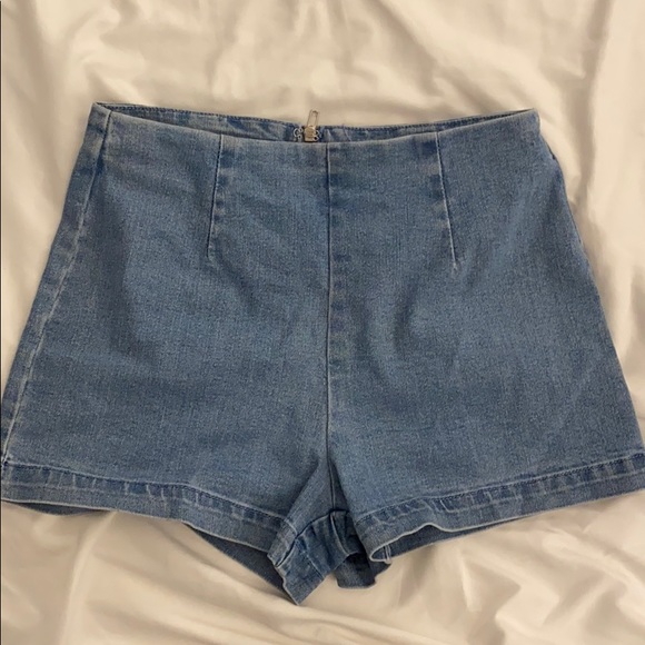 Shorts - Picture 1 of 2